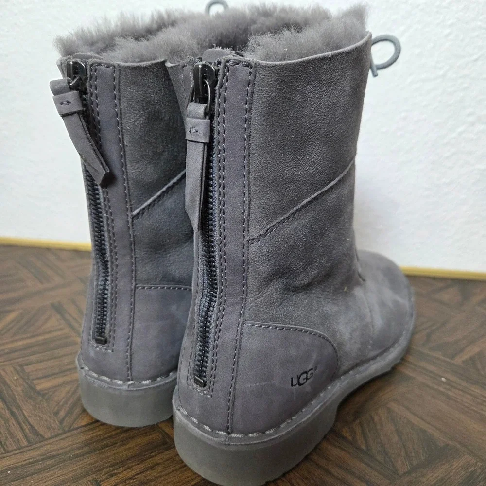 UGG Daney gray lace up‎ winter boot fur lined interior womens size 8